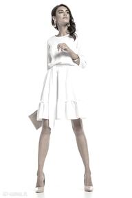 Elegancka sukienka z falbaną ściągnięta w pasie, t285, biała