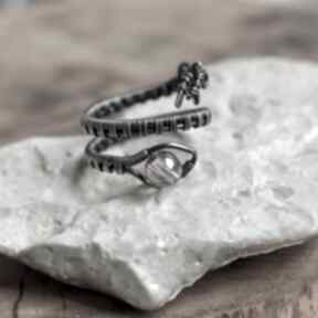 Lustrzany - pierścionek spiralny z miedzi pracownia z koralikiem, miedziany, z niej, wygodny