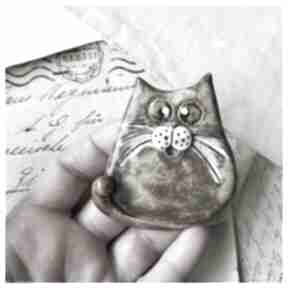 Kotek z ogonkiem broszki wylęgarnia pomysłów ceramika, kot