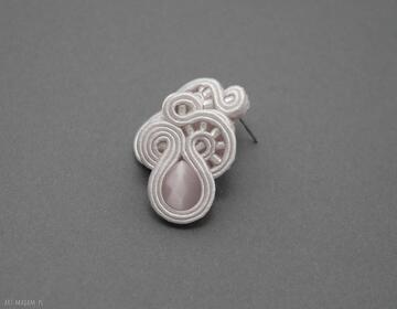 Kolczyki sutasz z kocim okiem si su soutache, sznurek, pudrowy, eleganckie, sztyfty, małe