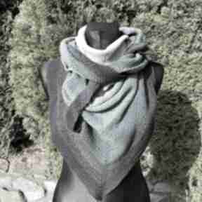 Ręcznie wykonana chusta z bawełną w odcieniach turkusu mech