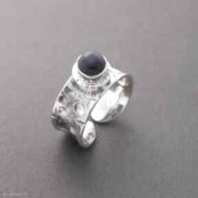 Pierścionek srebrny z lapis lazuli anna kaminska - ciekawy artystyczny, z kamieniem, prezent