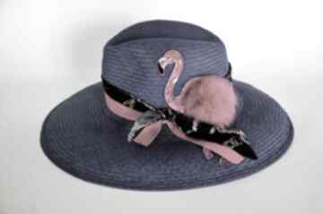 Kapelusz panamski z pelikanem kapelusze fascynatory
