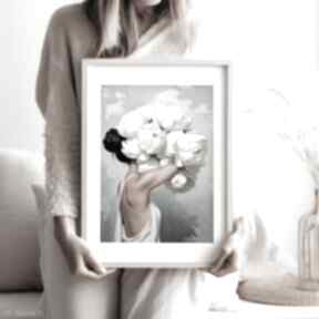 Plakat zatopiona w kwiatach - format 40x50 cm plakaty hogstudio, grafika, do salonu