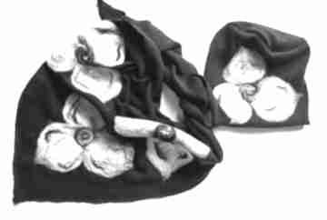Komplet wełniany czarny wełna merynosy kwiaty - z kwiatami zachwyca godzinami czapka chustki