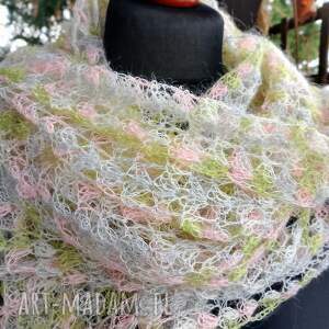 Długi pastelowy szal mgiełka, narzutka - ślubna