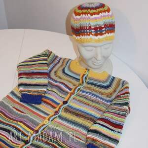 kolorowo w komplecie - sweterek i czapeczka, rękodzieło na szydełku