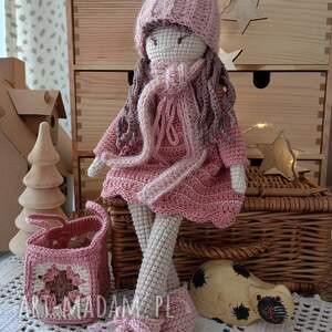 lalka szydełkowa w różowej sukieneczce prezent dziewczynki, zabawka