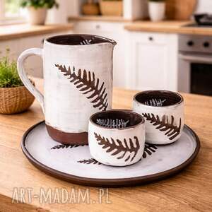 Prezent Rustykalny dzbanek na wodę z talerzem i dwiema czarkami - ok