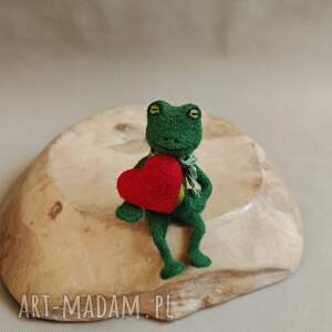 żabcia kochająca - filcowana figurka kolekcjonerska, walentynki