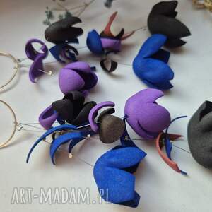 kolczyki w granatach kwiaty bardzo spektakularne niezwykle widoczne z serii tej