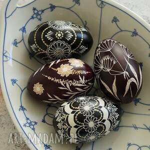 batikowa tradycyjna pisanka, wydmuszka kraszanka, malowane jajka dekoracje
