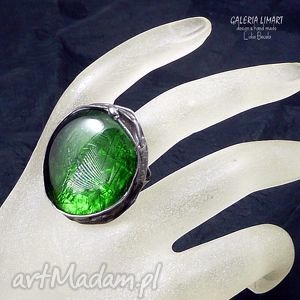 zielony pierścień. Dla znawczyni:)