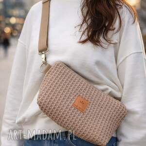 torebko nerka z plecionki waflowej beżowa, mała torebka wafel