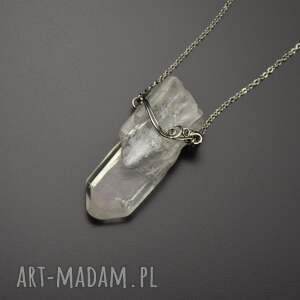 agata rozanska wisiorek talizman minimalistyczny kryształ górski wire wrapping