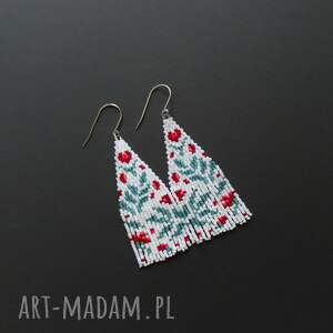 Białe kolczyki z frędzlami - czerwone kwiaty, folk boho, stal