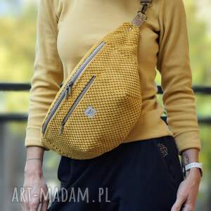 żółta welurowa nerka xxl, mini plecak, nerkoplecak na prezent, pluszowa saszetka