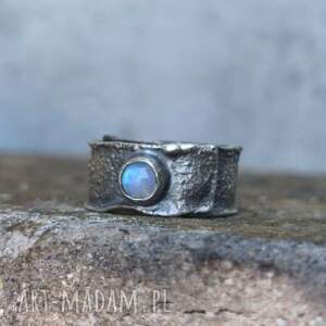 pierścionek regulowany z kamieniem księżycowym, kamień