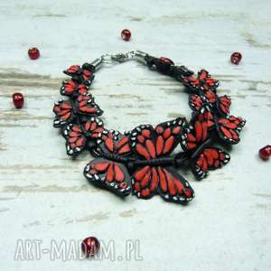 bransoletka motyle - czerwona, lato, prezent rękę