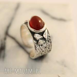 pierścionek srebrny z karneolem, prezent dla kobiety, kamieniem