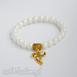 ręczne wykonanie bracelet by sis: złota kokardka w białych perłach
