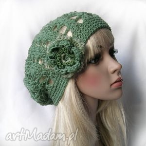 handmade czapki w odcieniu pistacjowym - beret, boho