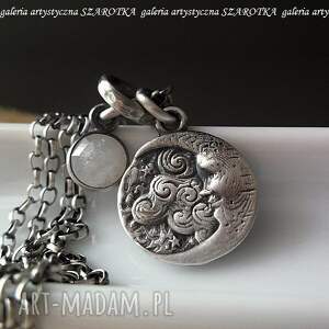 szarotka w blasku księżyca naszyjnik z kamienia księżycowego i srebra srebro