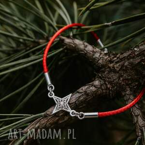 handmade czerwona bransoletka z różą wiatrów