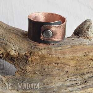 pierścionek z kutej, oksydowanej miedzi /42/ biżuteria miedziana