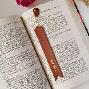 jeremi skórzana zakładka do książki z łańcuszkiem - karmelowa, personalizowana