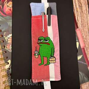 prezent Kieszonka na długopisy - przybornik na gumce - Żabka z kawą