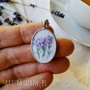 naszyjnik haftowany ręcznie lawenda jasna owalny lawendowe romantyczki
