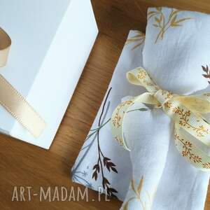 Prezent Dekoracyjny box prezentowy, kwiat i woreczek na kartę