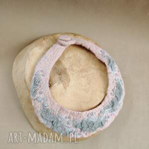 Prezent Pastelowy z szarością - filcowany naszyjnik kołnierzyk