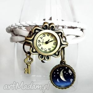 zegarek skórzany bransoleta zawieszką moon, naturalna bialy biel, prezenty