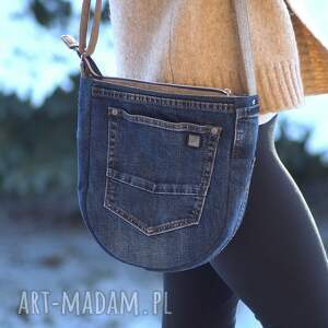 upcyklingowa jeansowa mini listonoszka dżinsowa torebka, klasyczny wzór