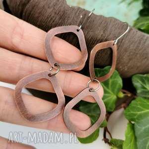 kolczyki miedziane surowe w kształcie rombów
