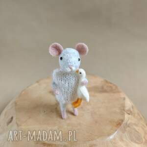 Myszka z gąską - filcowana figurka kolekcjonerska