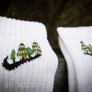 handmade ubrania oryginalne skarpetki nike z haftem ręcznym