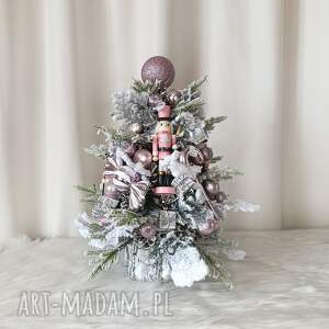 stroik świąteczny led choinka z szyszek dziadkami dekoracja bożonarodzeniowa