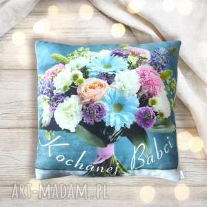 poduszka na dzień babci - bukiet kwiatów z babcią