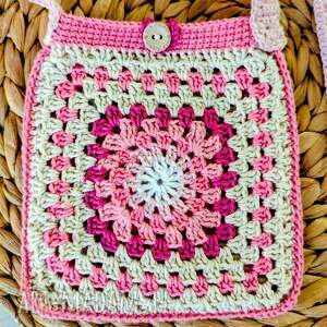 Różowa torebka na szydełku handmade - mała kopertówka