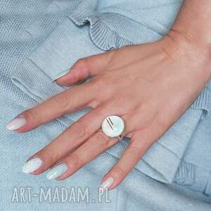srebrny pierścionek ze szkłem artystycznym