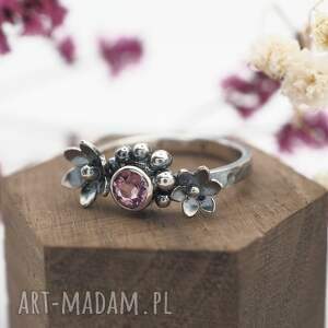 kwitnąca piwonia pierścionek kwiaty, delikatna dziewczęcy, romantyczna, kuleczki