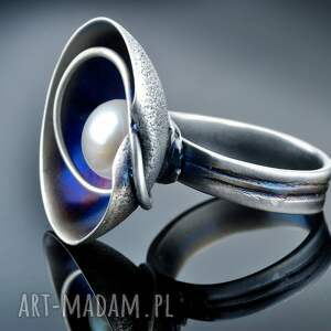 srebrny pierścionek z perłą naturalną, duży pierścień 925 awangardowa biżuteria
