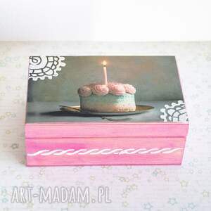 pudełko drewniane - torcik urodzinowy, tort, świeczka niej