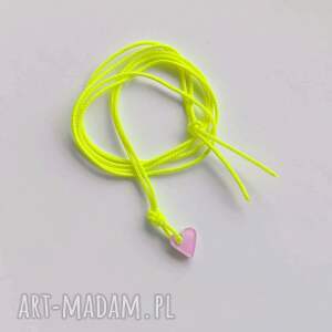 serduszko wisiorek, serce, tworzywo sztuczne sznurek