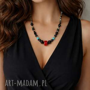 naszyjnik z czarnych korali i bryłki korala czerwonego, naszyjnik z koralem, koral