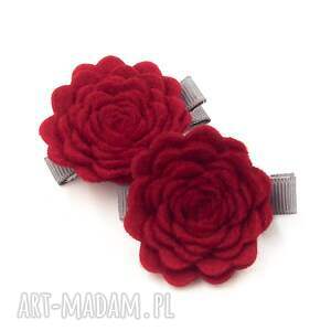 spinki do włosów różyczki scarlet roses z filcu prezent dla dziewczynki