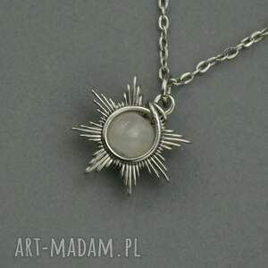 mały wisiorek słoneczko kamień księżycowy wire wrapping słońce